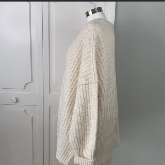 Free People Blue Bell Oversized Scoop Neck Sweater Size Large - NWOT - Picture 6 of 11